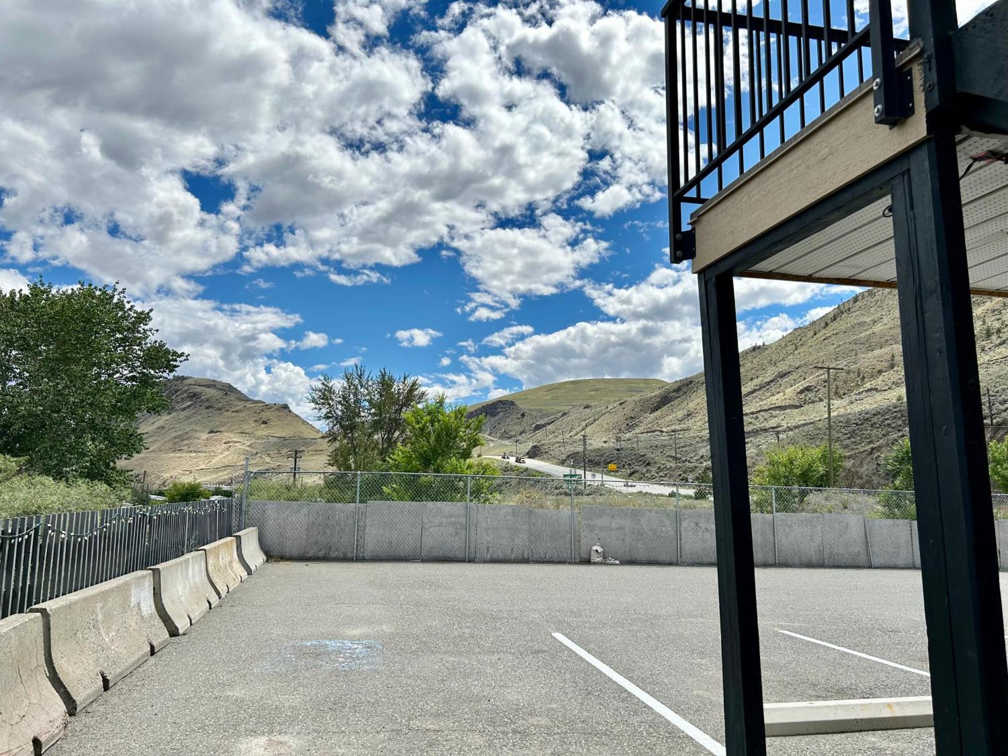 Riverside Motel Cache Creek Exterior photo
