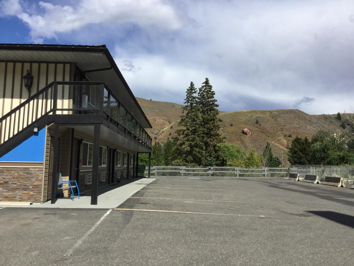 Riverside Motel Cache Creek Exterior photo